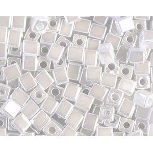 Cube Miyuki 4mm 4SB420 White Pearl Ceylon les 10 g