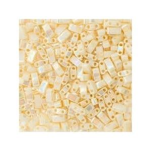 Half Tila 486 Ivory Pearl Ceylon AB x 7.5g