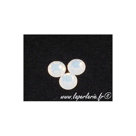 Strass à coller 4mm WHITEOPAL x30  - 1