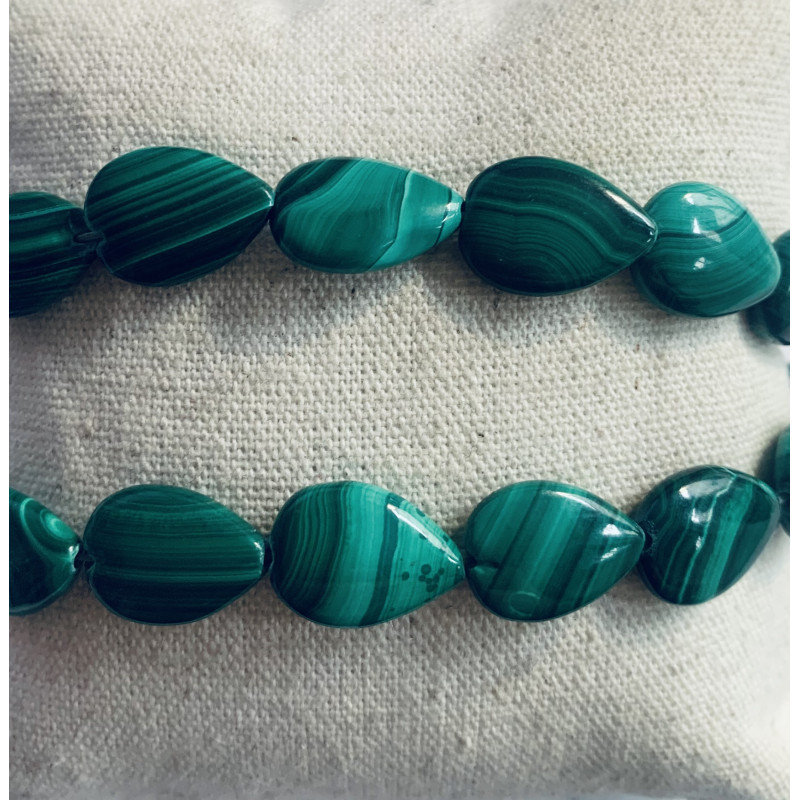 Goutte malachite 14x10x4mm X1