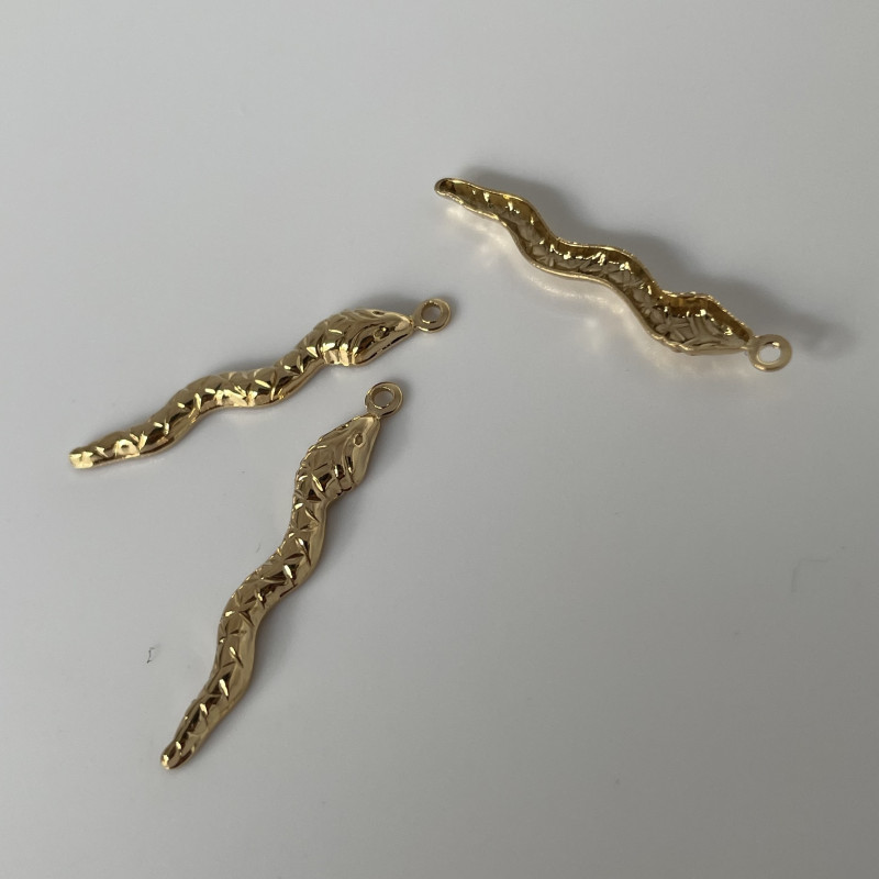 Breloque Serpent en Étain Doré à l'Or Fin 24K - 28x4mm x1