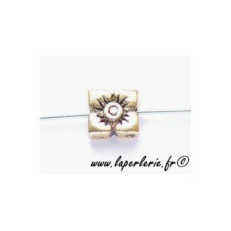 Carré aplati motif fleur 8x8mm métal DORÉ x4  - 1
