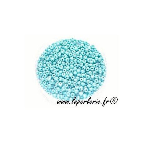 Rocaille 2mm TURQUOISE OPAQUE AB, mesure de 12.5gr environ 700 perles.  - 1