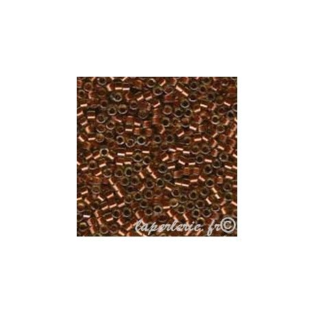 DB1703 Delica Miyuki 11/0 Creme Brulee Coffee Tr.Ins.Color Lined, le tube de 7g  - 1