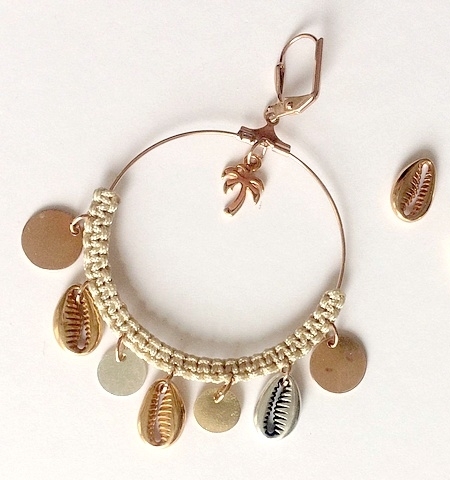 Créoles macramé avec cauris et sequins