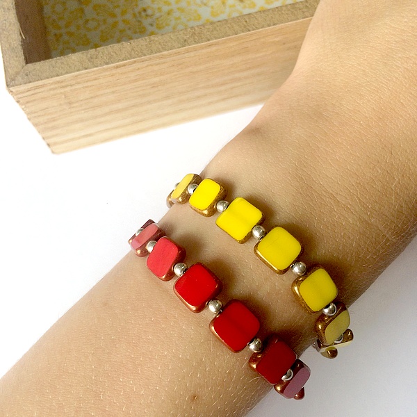 Bracelet avec carré arrondi