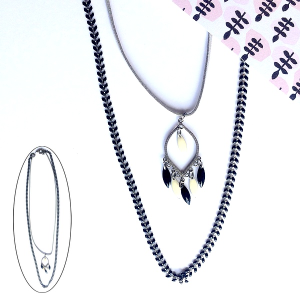 Collier noir et blanc