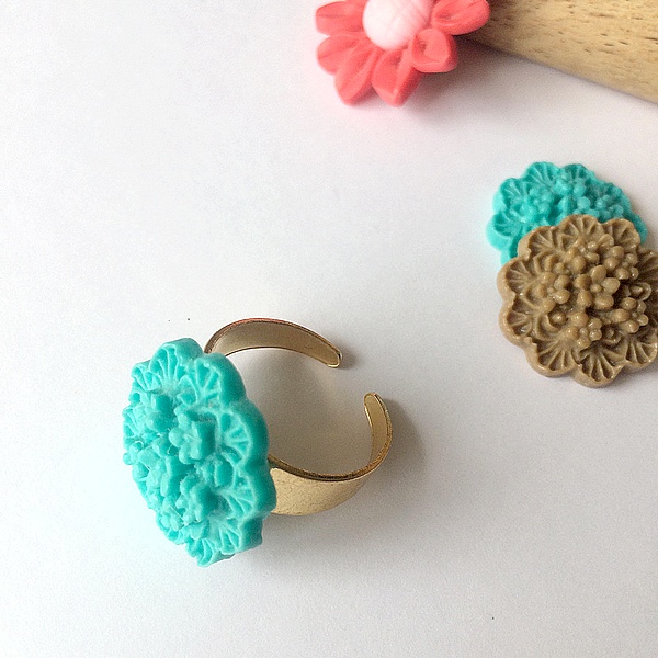 Bague fleur et laiton